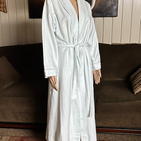 Eileen West • Small • Light Blue • Maxi • Velour • Floral Lace • Robe - Picture 12 of 16